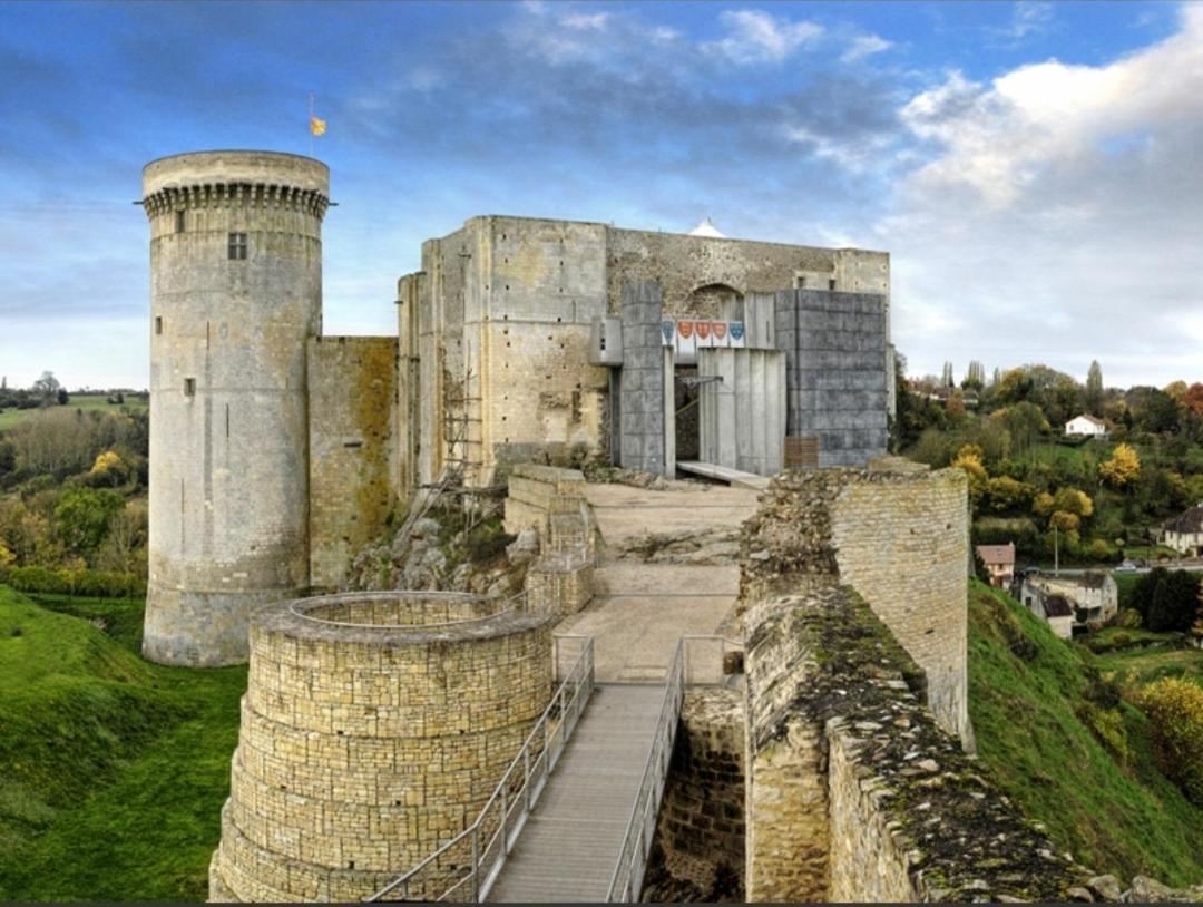 La Chambre Des Remparts Falaise  Exteriör bild